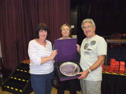  - Elizabeth_Partington_presents_the_trophy_to_Pat_and_Alan_Smith