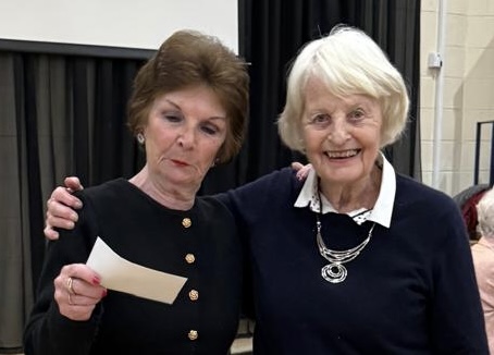 4th Place Ladies Pairs: Margaret O�Neill and Moira McGettrick (Aine accepting for Moira)