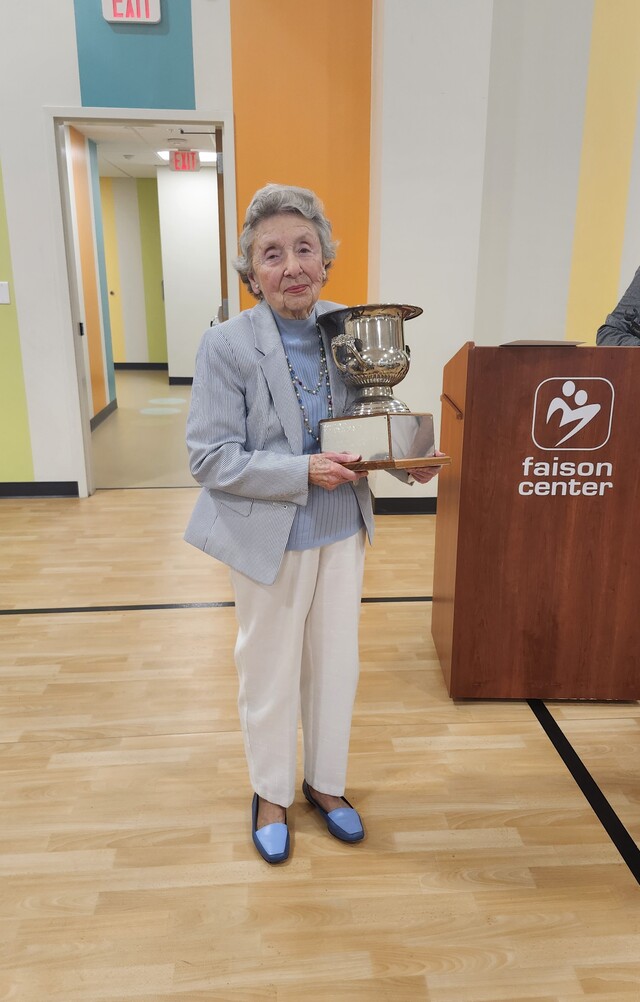 Margaret  Anderson  Received  the Congeniality  Trophy