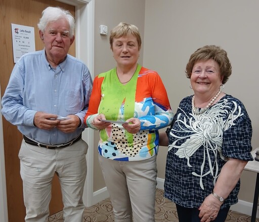 TERMONFECKIN BRIDGE CLUB PRESENTATION TO EILEEN FERNS2026