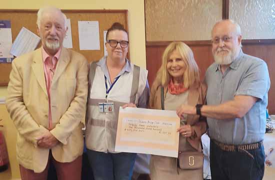 Helping Hand Presentation �1365
